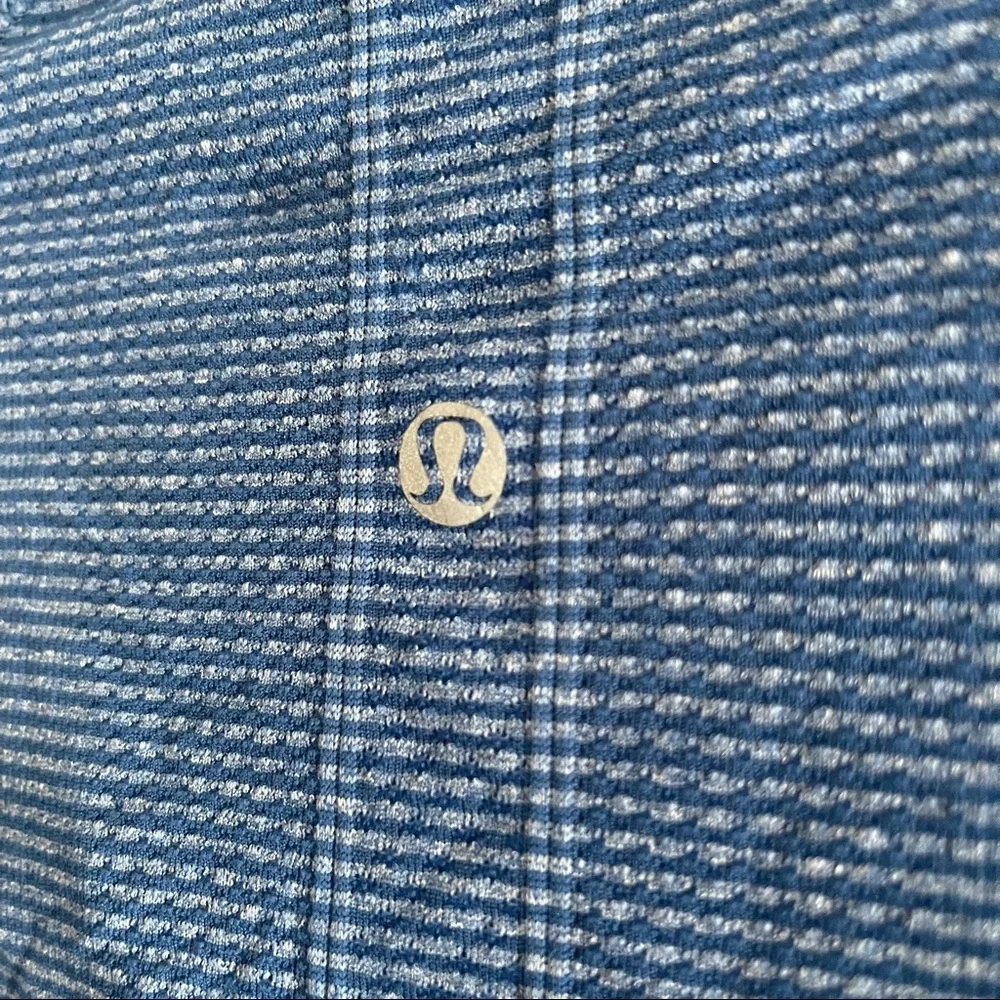 💙 RARE BUFFALO SABRES COLORS LONG SLEEVE LULULEMON HALF ZIP - Picture 6 of 7